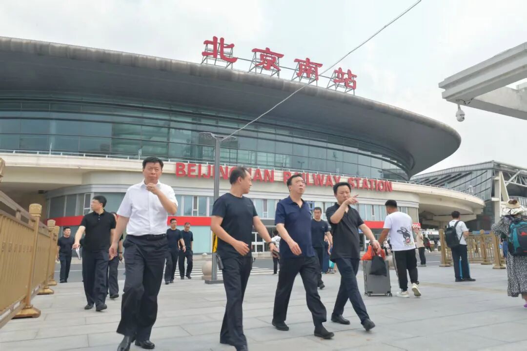 我愿作一颗石子，让共和国把我筑进钢铁长城——纪念董亦军同志