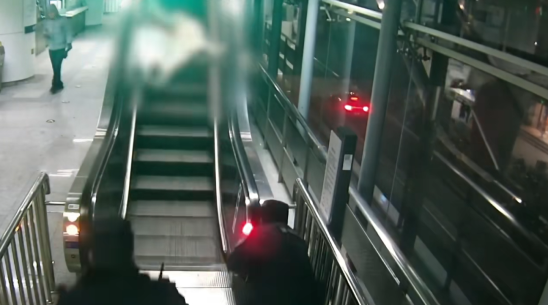 快速处置显担当 公交民警暖心守护乘客平安