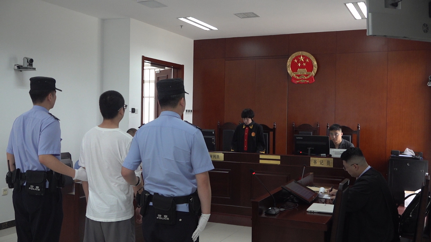 [直击一线]男子转卖假冒泡泡玛特获刑4年