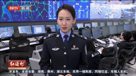 在十字路口抢行可能会打破瞬间的平衡[00_00_04--00_00_24].gif