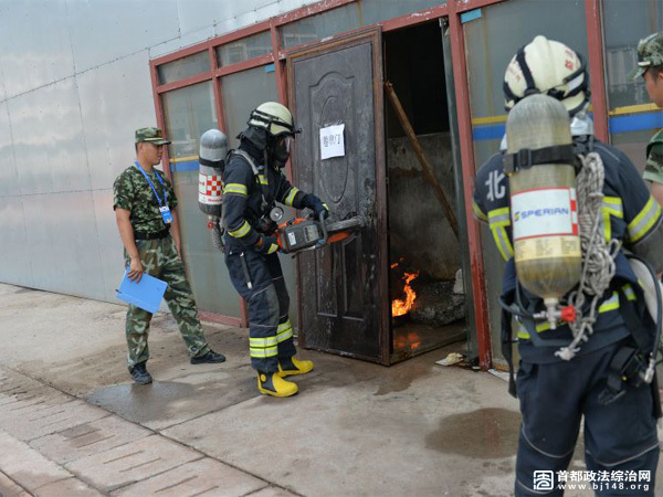 北京消防举行2016年度实战化练兵整建制中队比武竞赛