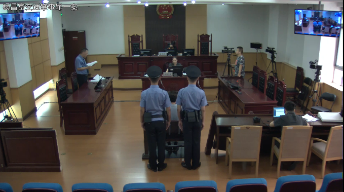 6月21日昌平法院审理“行人遭货车碾压身亡 司机涉嫌犯罪被公诉”案