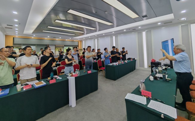 北京市监狱管理局38名民警学习“接纳承诺(ACT)”改造项目