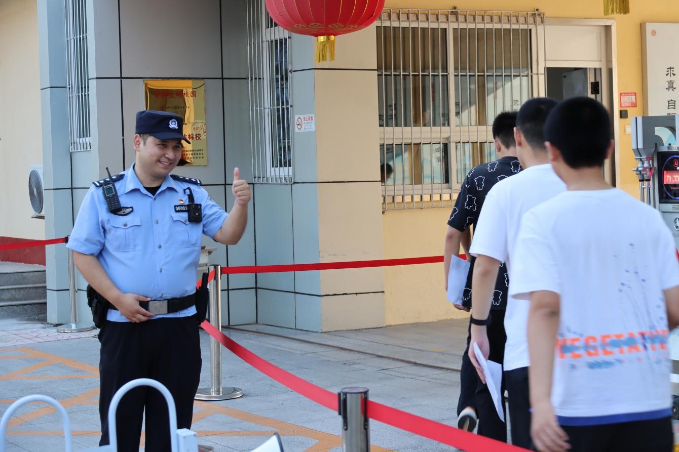 日均投入7000余名警力 北京市公安局全力做好2025年中考</p><p>安保工作