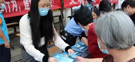 守护老人“钱袋子” 反诈普法润民心