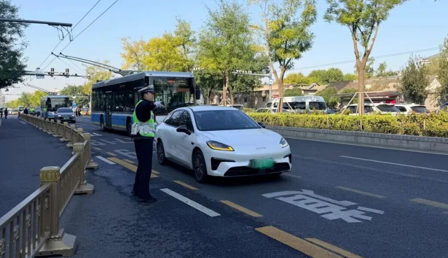 北京交警全力推动开展“三大行动”