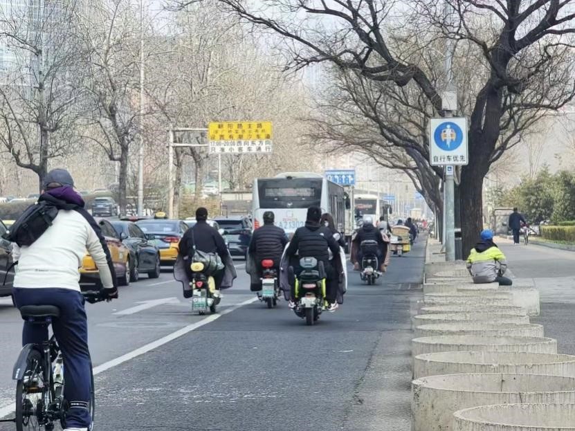 北京交管部门：将把非机动车违法整治作为全年工作重点